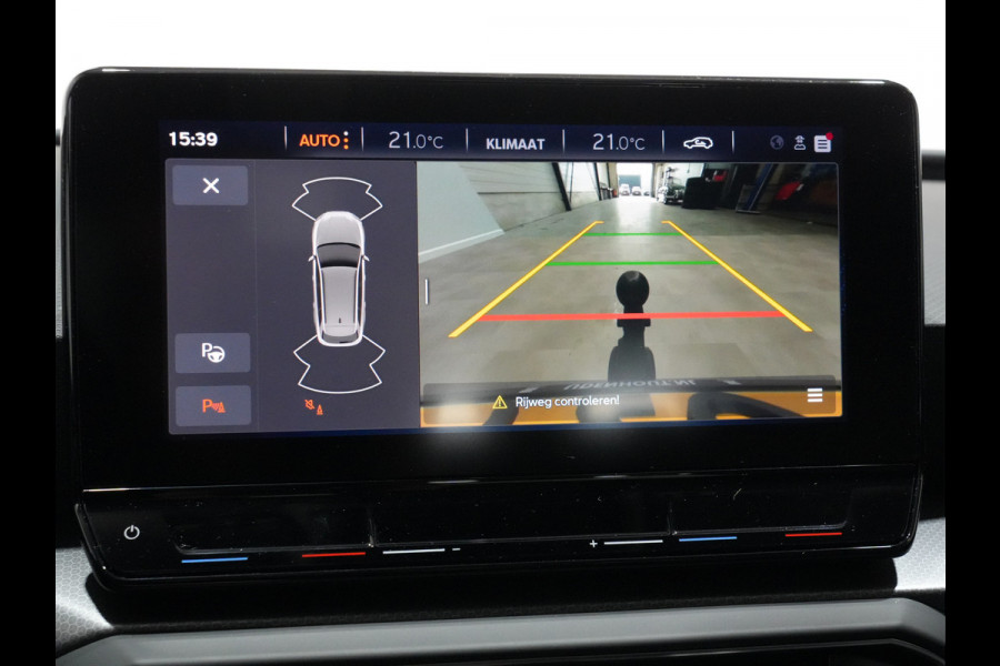 Seat Leon Sportstourer 1.5 eTSI 150pk DSG Style Business Intense Trekhaak Navigatie Camera Parkass. Android/Carplay