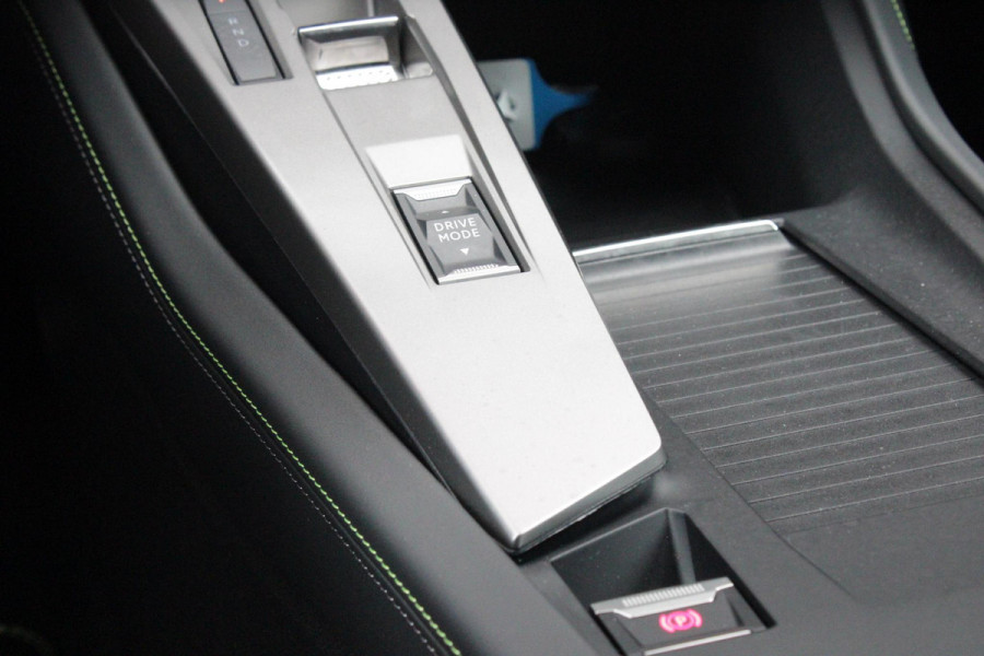 Peugeot e-408 GT AVANTAGE 58 kWh | PANORAMISCH SCHUIF/KANTEL DAK | ELEKTRISCH BEDIENBARE VOORSTOELEN | STOEL/STUUR VERWARMING | MASSAGE FUNCTIE OP DE VOORSTOELEN | FOCAL AUDIO SYSTEEM | ALCANTARA/LEDEREN BEKLEDING | 360° CAMERA | PARKEERSENSOREN VOOR + ACHTER | ELEKTRISCH BEDIENBARE ACHTERKLEP | SFEER VERLICHTING | KEYLESS ENTRY/START | 19" LICHTMETALEN VELGEN | DODEHOEK DETECTIE | ADAPTIVE CRUISE CONTROL | APPLE CARPLAY/ANDROID AUTO DRAADLOOS | DRAADLOOS TELEFOONLADEN |