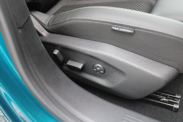 Peugeot e-408 GT AVANTAGE 58 kWh | PANORAMISCH SCHUIF/KANTEL DAK | ELEKTRISCH BEDIENBARE VOORSTOELEN | STOEL/STUUR VERWARMING | MASSAGE FUNCTIE OP DE VOORSTOELEN | FOCAL AUDIO SYSTEEM | ALCANTARA/LEDEREN BEKLEDING | 360° CAMERA | PARKEERSENSOREN VOOR + ACHTER | ELEKTRISCH BEDIENBARE ACHTERKLEP | SFEER VERLICHTING | KEYLESS ENTRY/START | 19" LICHTMETALEN VELGEN | DODEHOEK DETECTIE | ADAPTIVE CRUISE CONTROL | APPLE CARPLAY/ANDROID AUTO DRAADLOOS | DRAADLOOS TELEFOONLADEN |