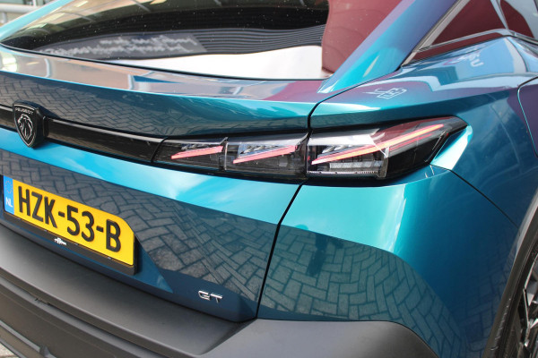 Peugeot e-408 GT AVANTAGE 58 kWh | PANORAMISCH SCHUIF/KANTEL DAK | ELEKTRISCH BEDIENBARE VOORSTOELEN | STOEL/STUUR VERWARMING | MASSAGE FUNCTIE OP DE VOORSTOELEN | FOCAL AUDIO SYSTEEM | ALCANTARA/LEDEREN BEKLEDING | 360° CAMERA | PARKEERSENSOREN VOOR + ACHTER | ELEKTRISCH BEDIENBARE ACHTERKLEP | SFEER VERLICHTING | KEYLESS ENTRY/START | 19" LICHTMETALEN VELGEN | DODEHOEK DETECTIE | ADAPTIVE CRUISE CONTROL | APPLE CARPLAY/ANDROID AUTO DRAADLOOS | DRAADLOOS TELEFOONLADEN |
