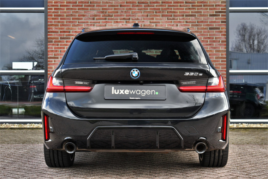 BMW 3 Serie Touring 330e M-Sport Pro Pano M-zetels ACC HUD HiFi 19inch