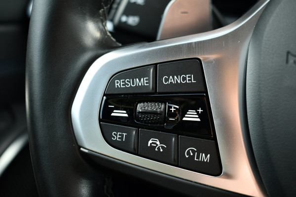 BMW 3 Serie Touring 330e M-Sport Pro Pano M-zetels ACC HUD HiFi 19inch