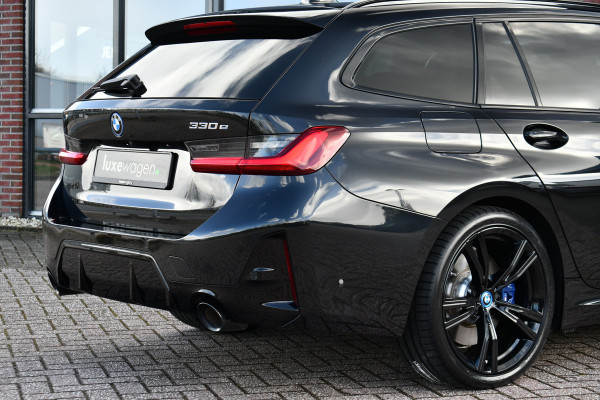 BMW 3 Serie Touring 330e M-Sport Pro Pano M-zetels ACC HUD HiFi 19inch
