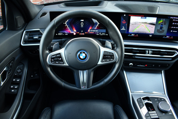 BMW 3 Serie Touring 330e M-Sport Pro Pano M-zetels ACC HUD HiFi 19inch