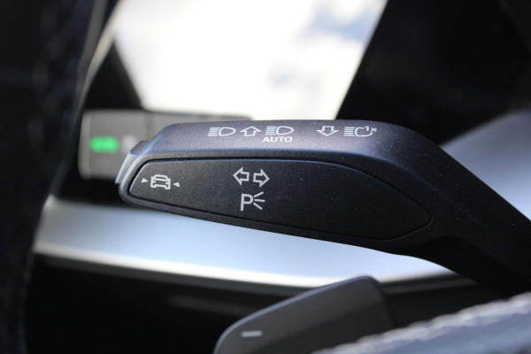 Audi A3 Limousine 30 TFSI S edition 19'' Lichtmetalen Velgen | Adaptive Cruise Control | Climate Control | Navigatie | Parkeersensoren |