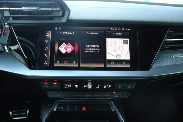 Audi A3 Limousine 30 TFSI S edition 19'' Lichtmetalen Velgen | Adaptive Cruise Control | Climate Control | Navigatie | Parkeersensoren |