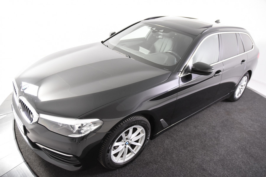 BMW 5 Serie Touring 520d *1ste Eigenaar*Leer*Panoramadak*Trekhaak*Ambiente*