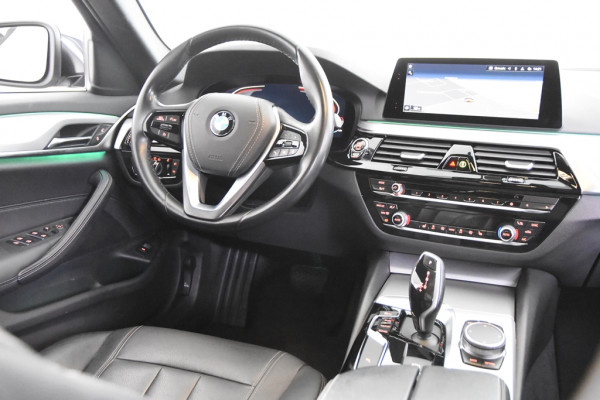 BMW 5 Serie Touring 520d *1ste Eigenaar*Leer*Panoramadak*Trekhaak*Ambiente*