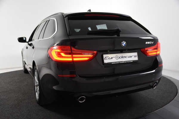 BMW 5 Serie Touring 520d *1ste Eigenaar*Leer*Panoramadak*Trekhaak*Ambiente*