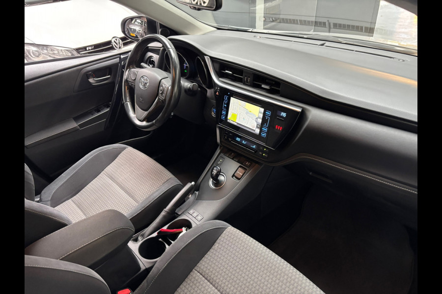 Toyota Auris 1.8 Hybrid Energy Plus / Navigatie / Trekhaak