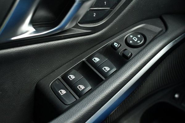 BMW 3 Serie Touring 330e M-Sport Pro Pano M-zetels ACC HUD HiFi 19inch