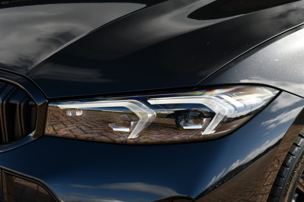 BMW 3 Serie Touring 330e M-Sport Pro Pano M-zetels ACC HUD HiFi 19inch