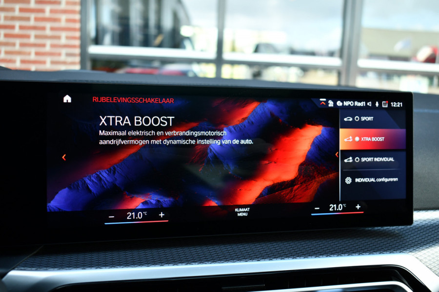 BMW 3 Serie Touring 330e M-Sport Pro Pano M-zetels ACC HUD HiFi 19inch