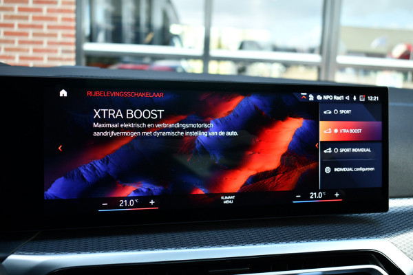 BMW 3 Serie Touring 330e M-Sport Pro Pano M-zetels ACC HUD HiFi 19inch