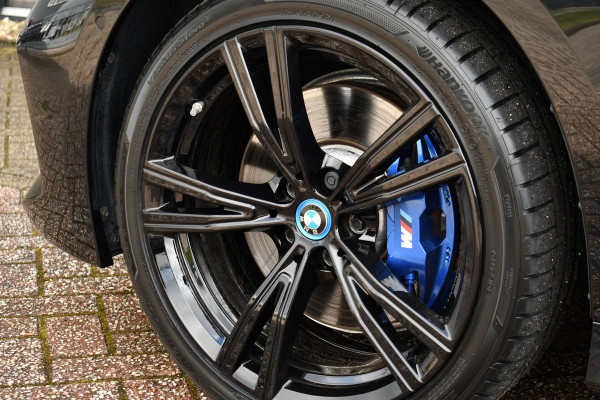 BMW 3 Serie Touring 330e M-Sport Pro Pano M-zetels ACC HUD HiFi 19inch