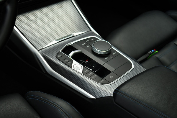 BMW 3 Serie Touring 330e M-Sport Pro Pano M-zetels ACC HUD HiFi 19inch
