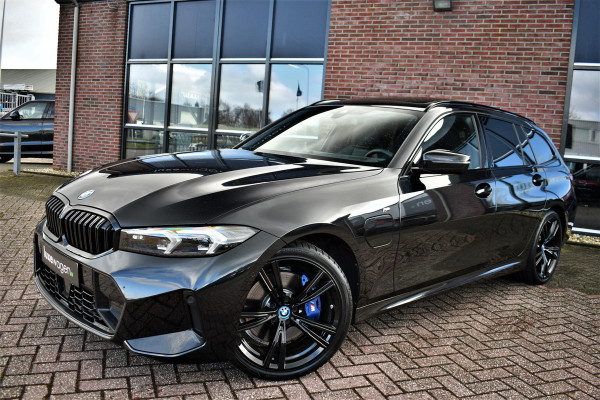 BMW 3 Serie Touring 330e M-Sport Pro Pano M-zetels ACC HUD HiFi 19inch