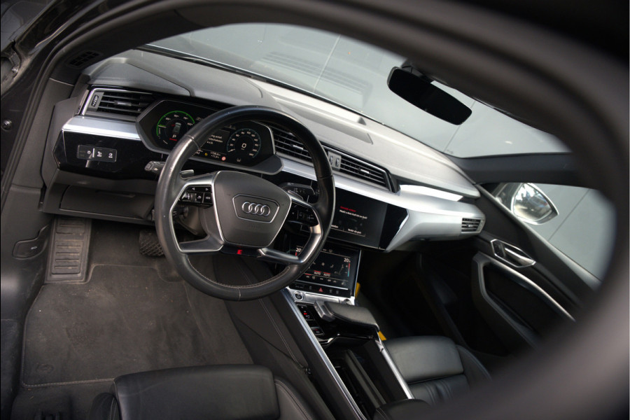 Audi e-tron Sportback 50 quattro S edition 71 kWh S-Line | Panoramadak | Stoelverwarming | Adaptive Cruise Control | Ambiance Verlichting | Memory Seat | Parkeersensoren | Keyless | Apple Carplay