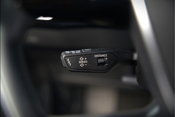 Audi e-tron Sportback 50 quattro S edition 71 kWh S-Line | Panoramadak | Stoelverwarming | Adaptive Cruise Control | Ambiance Verlichting | Memory Seat | Parkeersensoren | Keyless | Apple Carplay