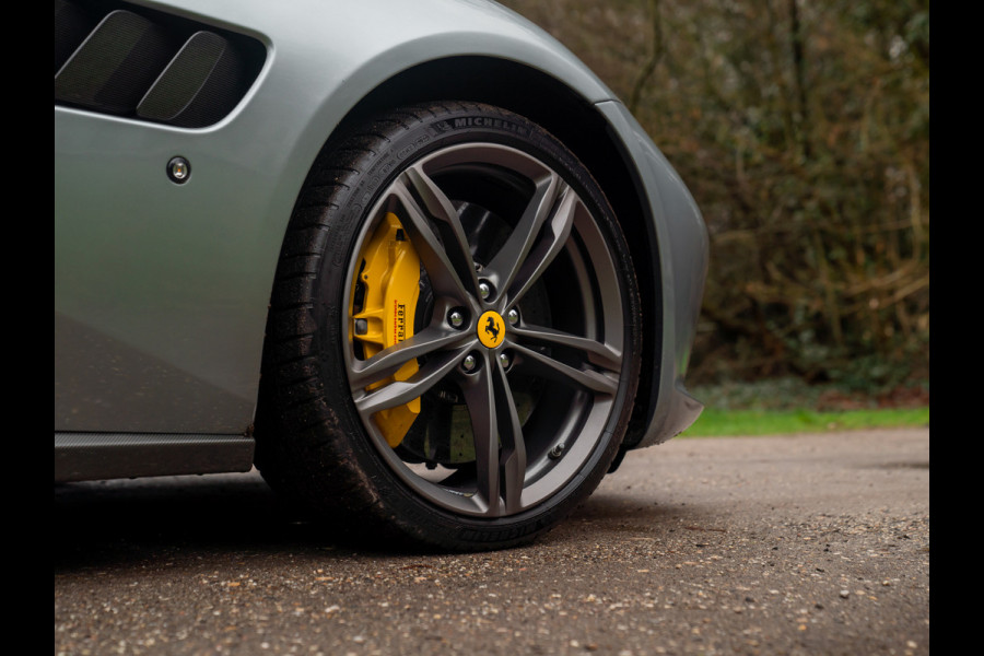 Ferrari GTC4Lusso T 3.9 V8 | Pano-dak | JBL | Lift