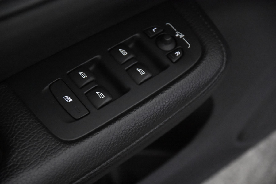 Volvo V60 2.0 B4 Inscription *1ste Eigenaar*Leer*Navigatie*Standkachel*