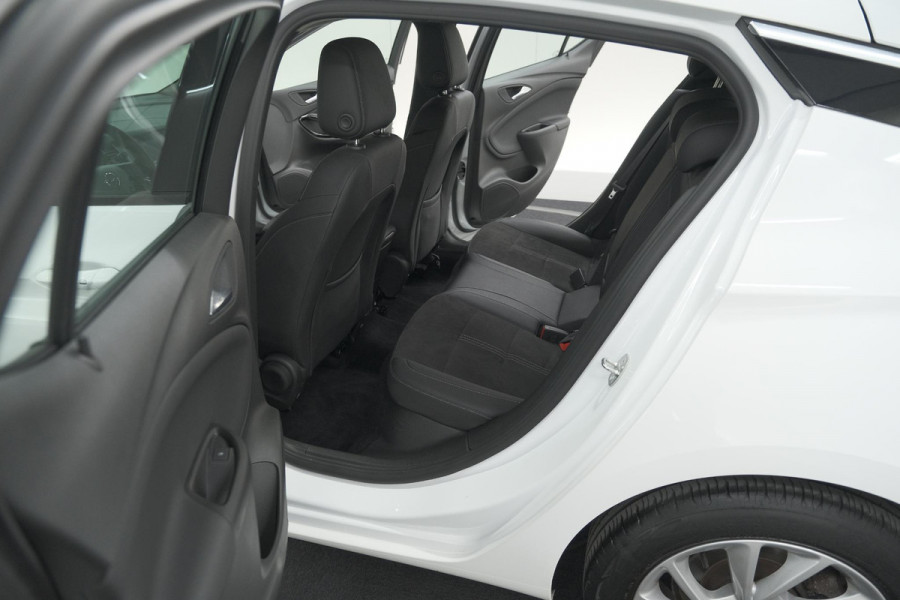 Opel Astra Turbo 130 Business Elegance | Camera | Dodehoekdetectie | Apple Carplay | Alcantara Pakket