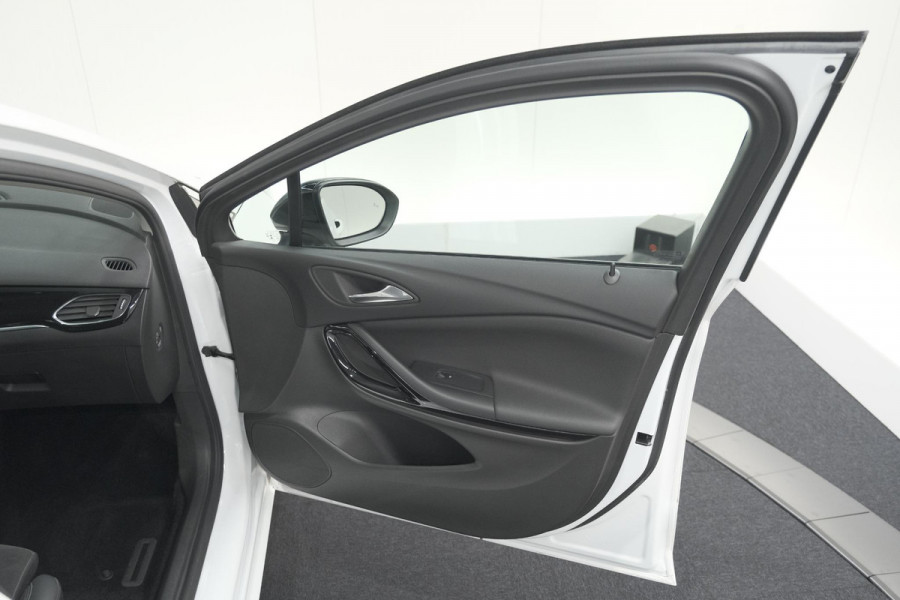 Opel Astra Turbo 130 Business Elegance | Camera | Dodehoekdetectie | Apple Carplay | Alcantara Pakket