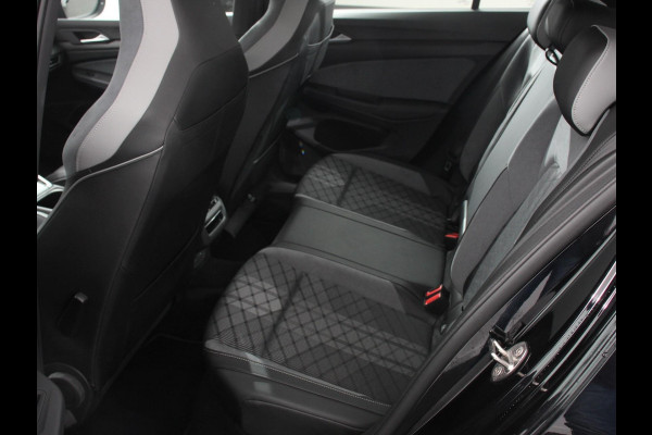 Volkswagen Golf 1.5 eTSI R-Line | Climate Control | Apple carplay/ Andriod Auto | Achteruitrij camera | Parkeersensoren | Sfeerverlichting | Lichtmetalen velgen | Led lampen