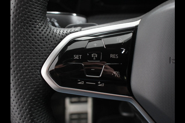 Volkswagen Golf 1.5 eTSI R-Line | Climate Control | Apple carplay/ Andriod Auto | Achteruitrij camera | Parkeersensoren | Sfeerverlichting | Lichtmetalen velgen | Led lampen