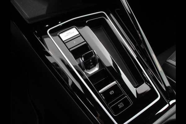 Volkswagen Golf 1.5 eTSI R-Line | Climate Control | Apple carplay/ Andriod Auto | Achteruitrij camera | Parkeersensoren | Sfeerverlichting | Lichtmetalen velgen | Led lampen