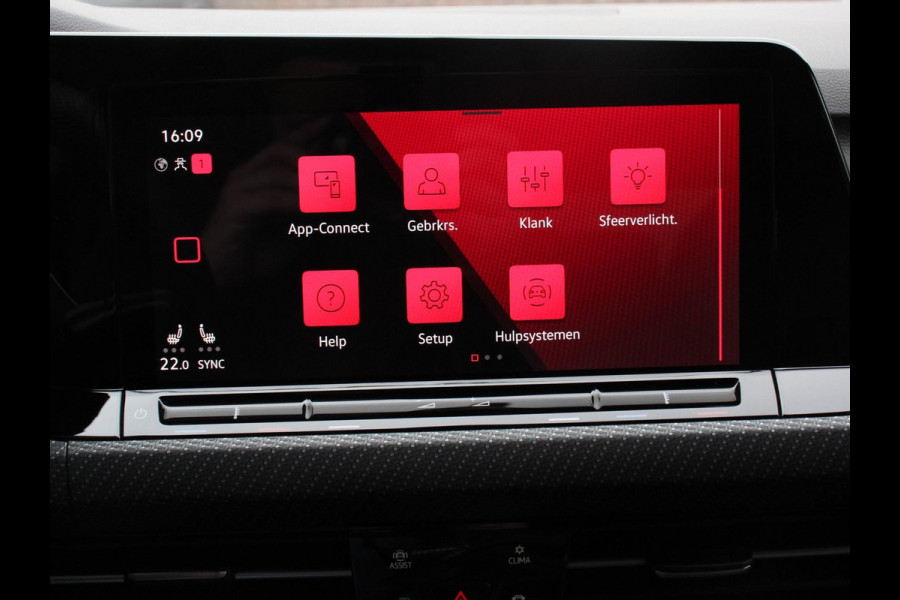 Volkswagen Golf 1.5 eTSI R-Line | Climate Control | Apple carplay/ Andriod Auto | Achteruitrij camera | Parkeersensoren | Sfeerverlichting | Lichtmetalen velgen | Led lampen