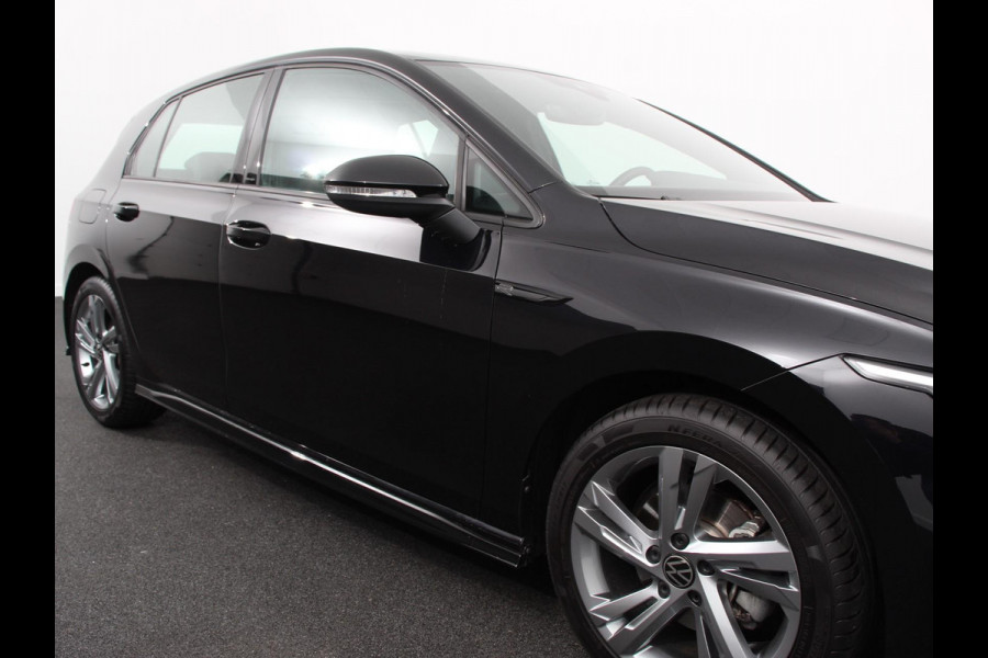 Volkswagen Golf 1.5 eTSI R-Line | Climate Control | Apple carplay/ Andriod Auto | Achteruitrij camera | Parkeersensoren | Sfeerverlichting | Lichtmetalen velgen | Led lampen