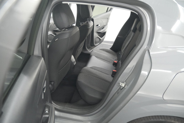Peugeot 208 PureTech 100 Allure | Apple Carplay | Parkeersensoren | Climate Control