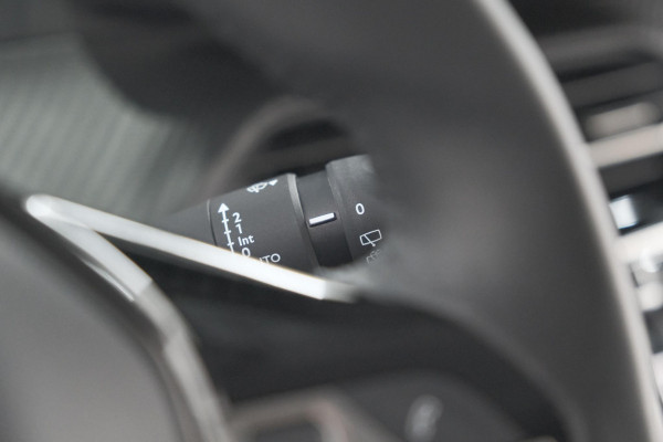 Peugeot 208 PureTech 100 Allure | Apple Carplay | Parkeersensoren | Climate Control