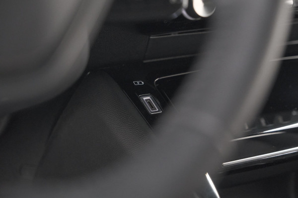 Peugeot 208 PureTech 100 Allure | Apple Carplay | Parkeersensoren | Climate Control