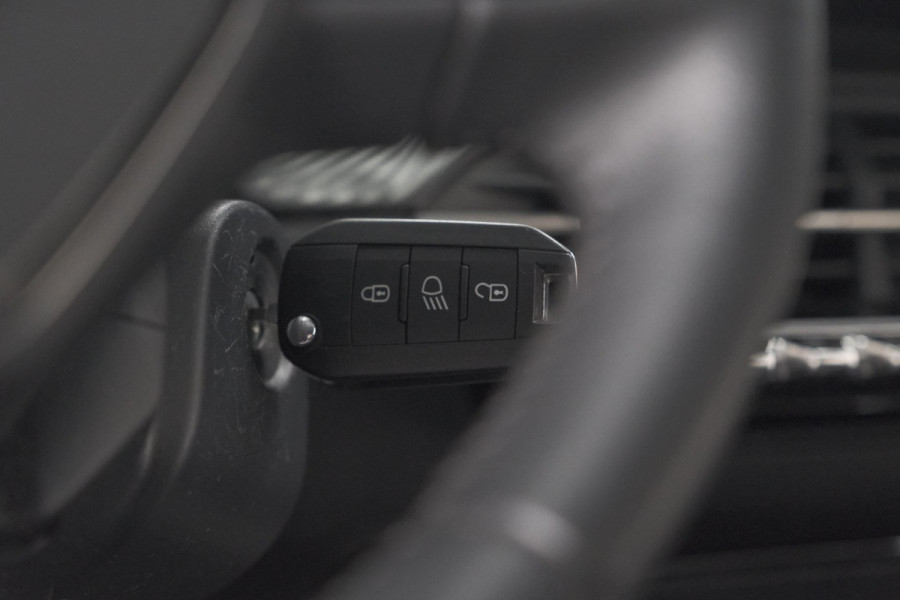 Peugeot 208 PureTech 100 Active Pack | Parkeersensoren | Apple Carplay | Cruise Control
