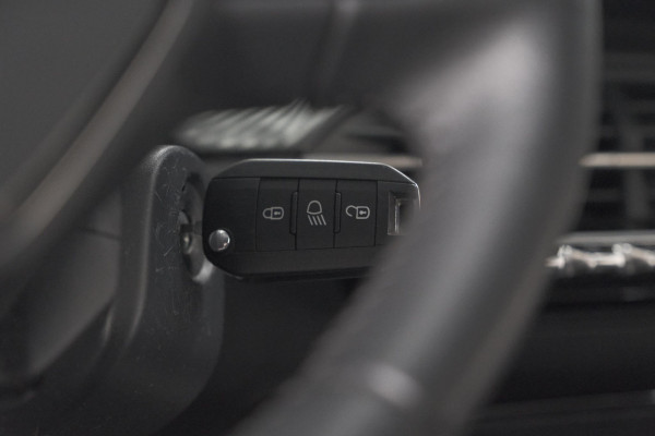 Peugeot 208 PureTech 100 Active Pack | Parkeersensoren | Apple Carplay | Cruise Control