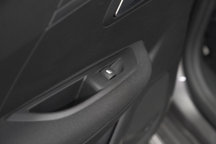 Peugeot 208 PureTech 100 Active Pack | Parkeersensoren | Apple Carplay | Cruise Control