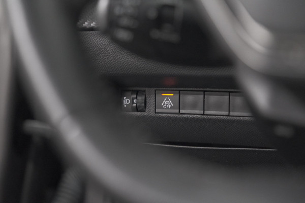 Peugeot 208 PureTech 100 Active Pack | Parkeersensoren | Apple Carplay | Cruise Control