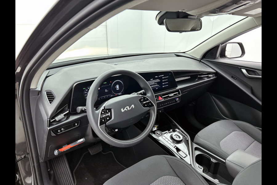 Kia Niro EV 64.8 KWh * SOH 100% * Nieuw model / Light Edition / Cruise-Adaptief / Navi Full Map / Apple Carplay / Airconditioning Fabrieksgarantie