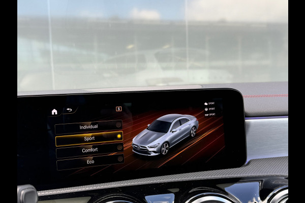 Mercedes-Benz CLA-Klasse AMG LINE Night|Pano|Sfeer|Memory|Dealer onderhouden