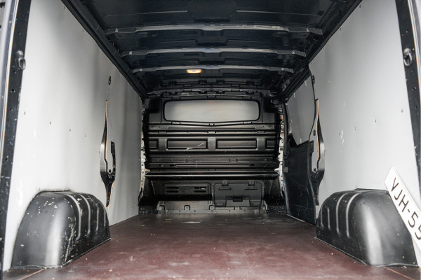 Renault Trafic L2H1 | 146 PK | LED | Automaat | Camera | Cruise | Navi | Trekhaak