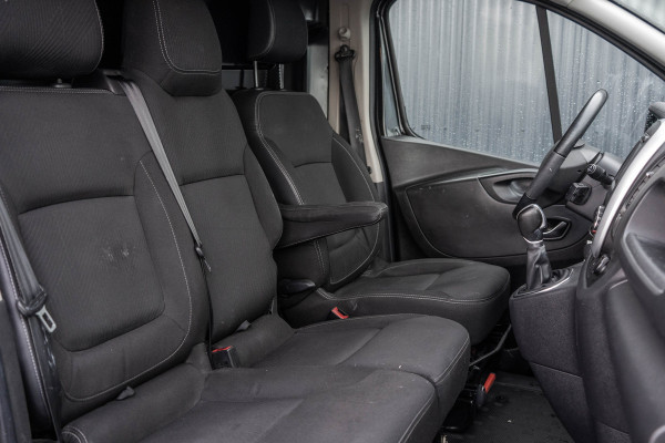 Renault Trafic L2H1 | 146 PK | LED | Automaat | Camera | Cruise | Navi | Trekhaak