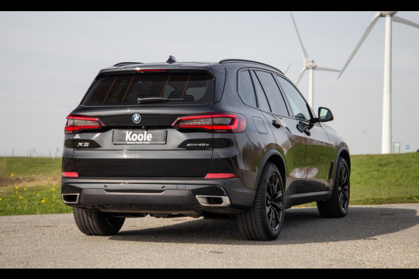 BMW X5 xDrive45e CARPLAY / CAMERA / DEALER ONDERHOUDEN /  LEER / STOELVERWARMING / BLACK ON BLACK