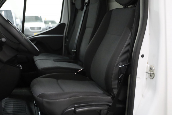 Renault Master T35 2.3 dCi 135PK L1/H2 CAMERA NAVI AIRCO CRUISE CONTROL PDC Lease v/a €132,- p.m. INRUIL MOGELIJK