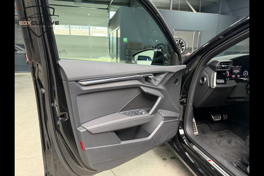 Audi A3 Sportback 35 TFSI S edition PANO/CAMERA/RS Stoelen