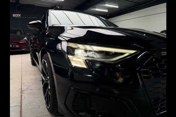 Audi A3 Sportback 35 TFSI S edition PANO/CAMERA/RS Stoelen