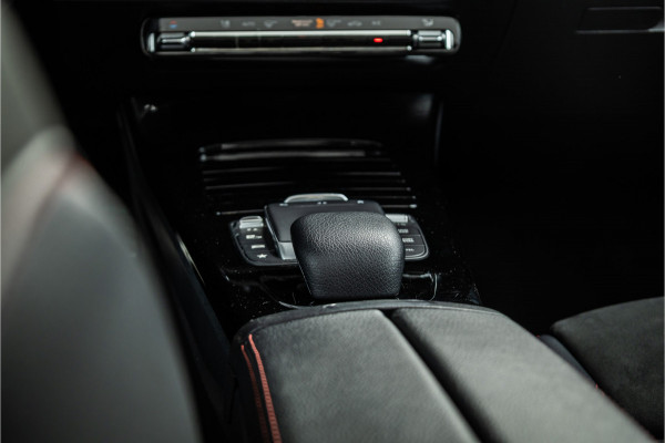 Mercedes-Benz CLA-Klasse CLA250 Premium Plus - AMG Line | Panorama | Camera | Stoelverwarming