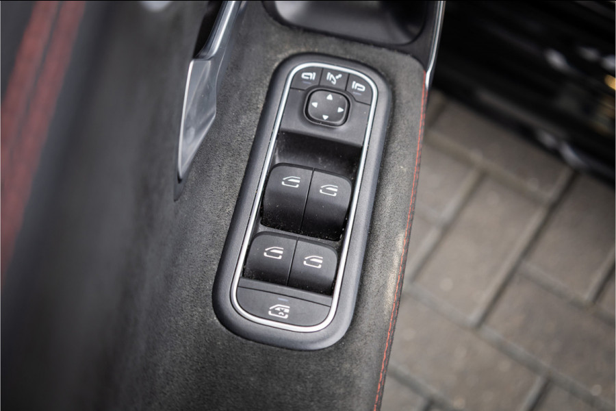 Mercedes-Benz CLA-Klasse CLA250 Premium Plus - AMG Line | Panorama | Camera | Stoelverwarming