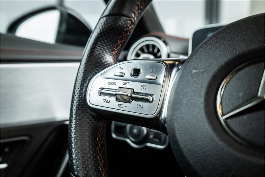 Mercedes-Benz CLA-Klasse CLA250 Premium Plus - AMG Line | Panorama | Camera | Stoelverwarming